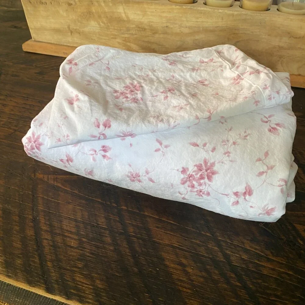 Laura Ashley Garden Muse 4-Piece Pink Floral T300 Cotton Full Sheet Set - Picture 4 of 5